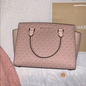 Michael Kors Selma MD TZ Satchel
